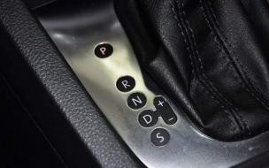 汽车的换挡拨片怎么用 换挡拨片怎么用